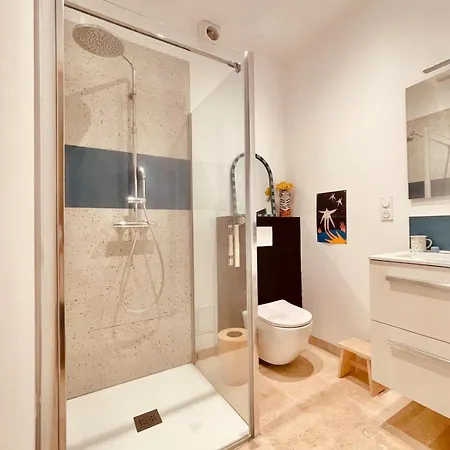L'impasse Maison Arenes Holiday home *